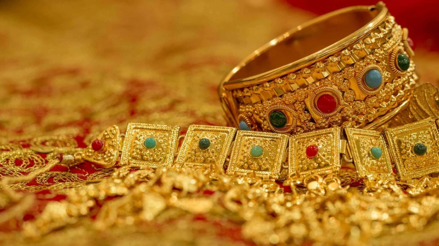 Real Gold Jewellery Photography in Mumbai